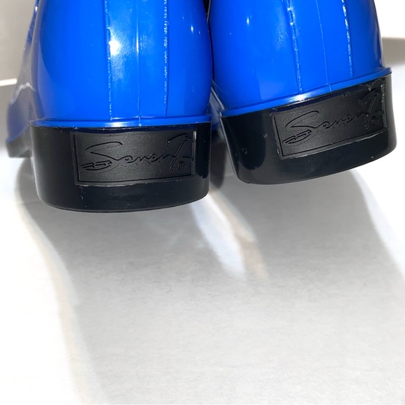 NWT Electric Blue, Seven7 Halifax Rain Bootie, Size 6 - Picture 7 of 8